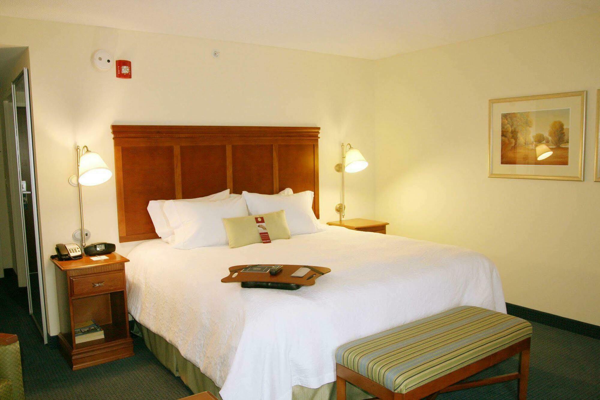 Hampton Inn Belmont At Montcross Exterior foto